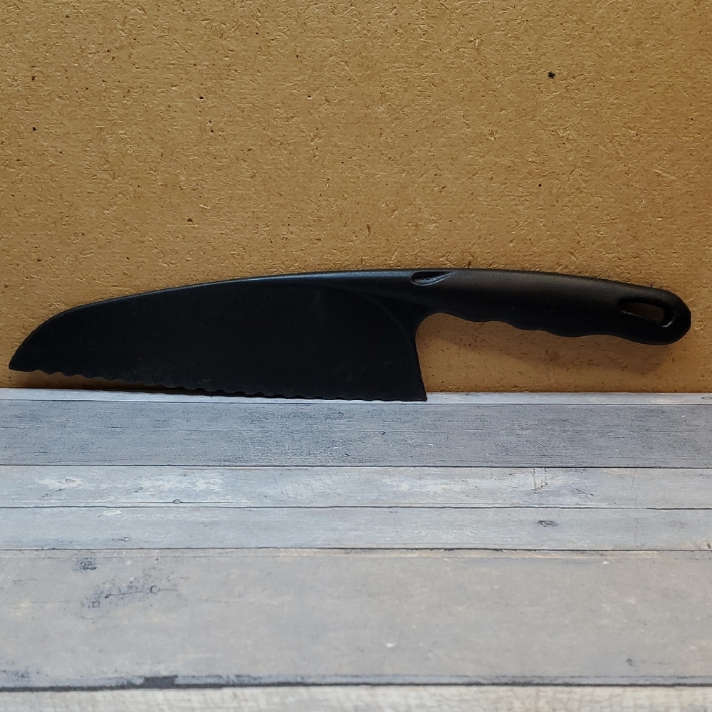Black Serrated Kitchen Knife with Ergonomic Handle